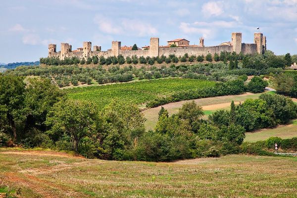 Eggers, Julie 아티스트의 Italy-Tuscany-Monteriggioni Ancient walled hill town작품입니다.